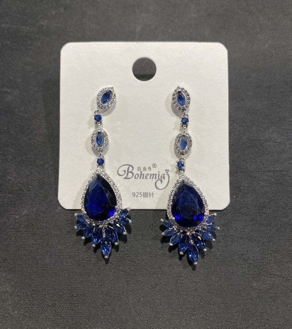 AR-ear-Blu-550-015