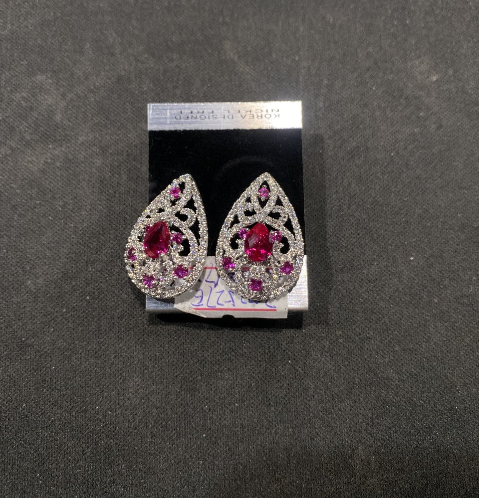 AR-ear-Red-550-022