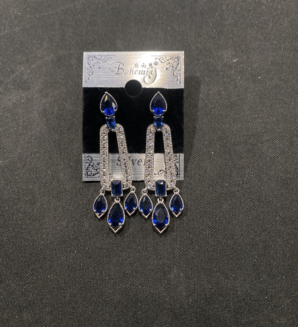 AR-ear-Blu-550-025