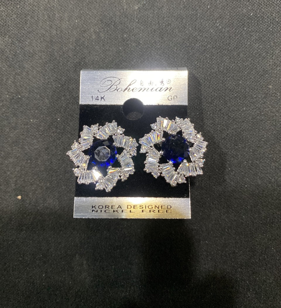 AR-ear-Blu-550-026