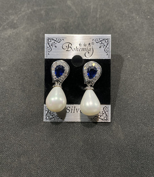 AR-ear-Blu-550-017