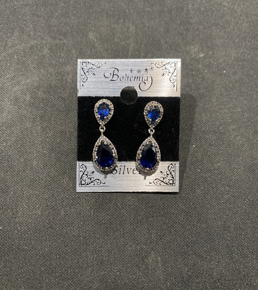 AR-ear-Blu-550-024