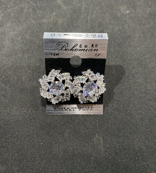 AR-ear-Whi-550-026
