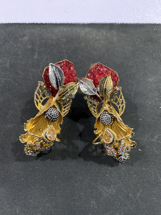 MD-ear-Red-710-004
